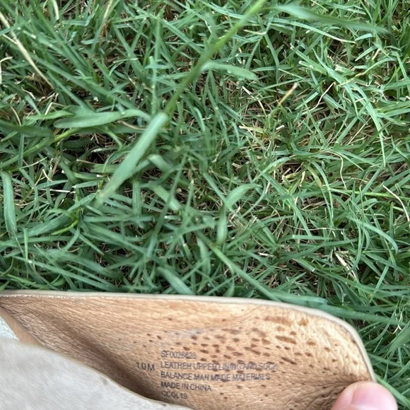 Sofft Gold Sandals Elegant Criss-Cross Design size 10 M - Picture 5 of 9